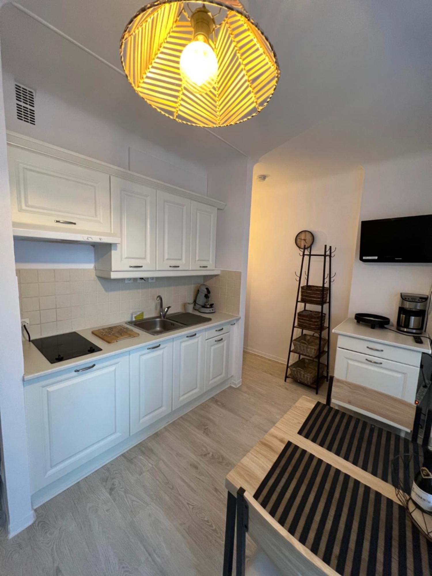אמלי-לה-באינס-פללדה Charmant Logement Entre Mer Et Montagne Ideal Pour Cure Thermale מראה חיצוני תמונה